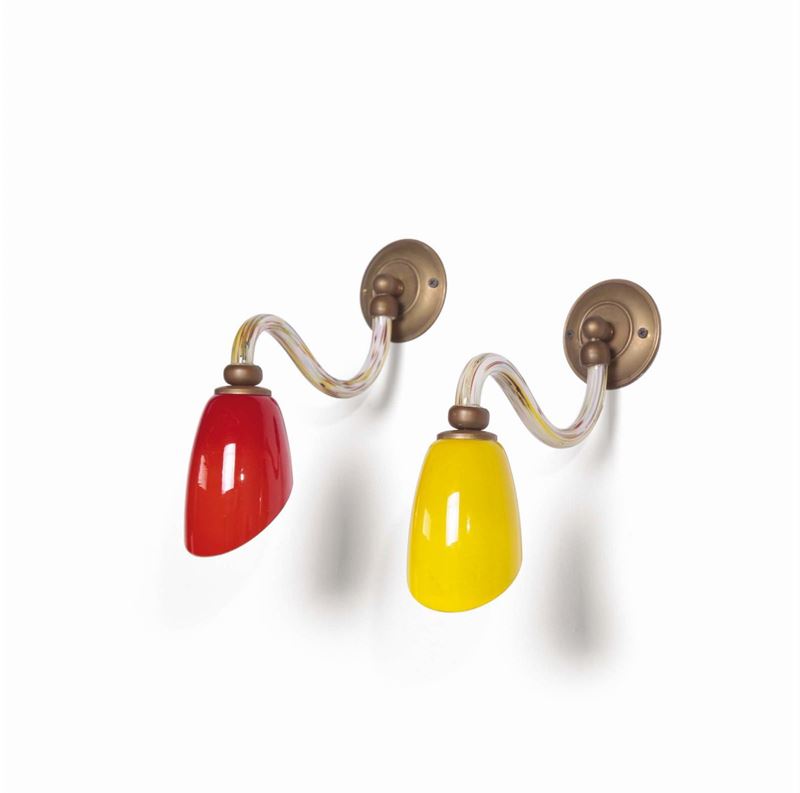 Coppia di appliques in vetro di Murano con struttura in ottone.  - Auction Design - Cambi Casa d'Aste