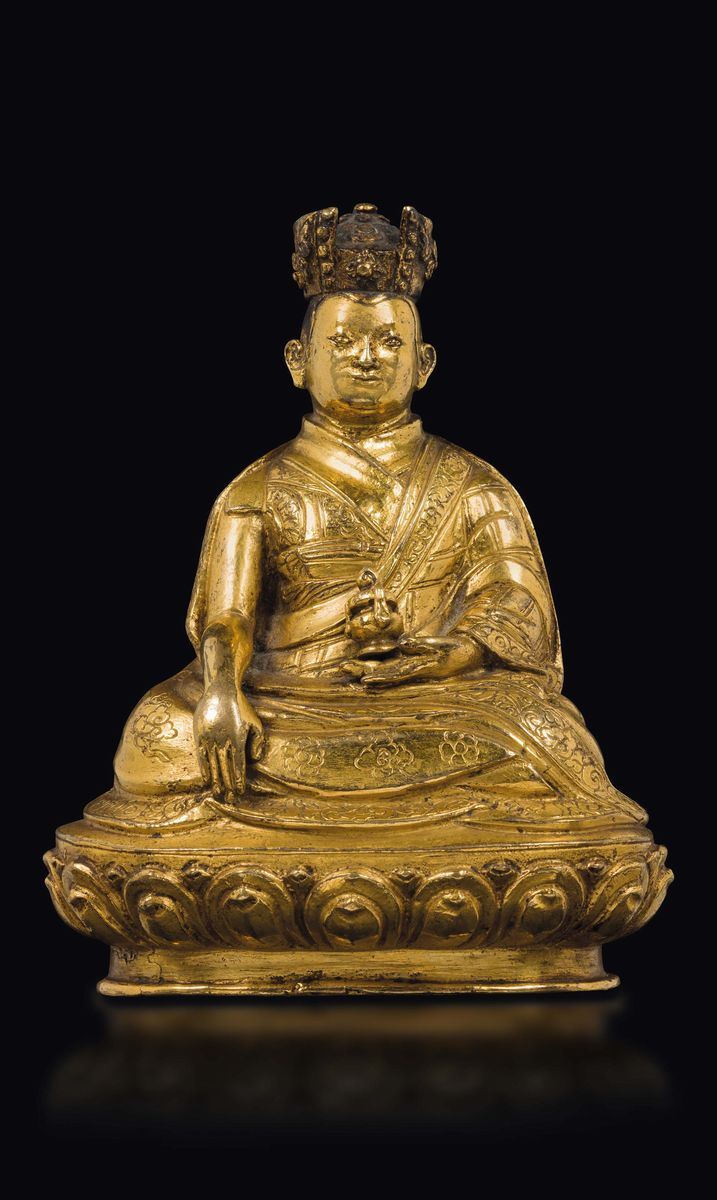 Figura di Lama Tsong khapa in bronzo dorato, Cina, Dinastia Ming, XVII secolo  - Asta Fine Chinese Works of Art - Cambi Casa d'Aste
