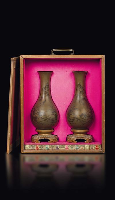 Coppia di Vasi in Lacca Finemente Dipinti, Cina, Dinastia Qing, Epoca Qianlong (1736-1795)