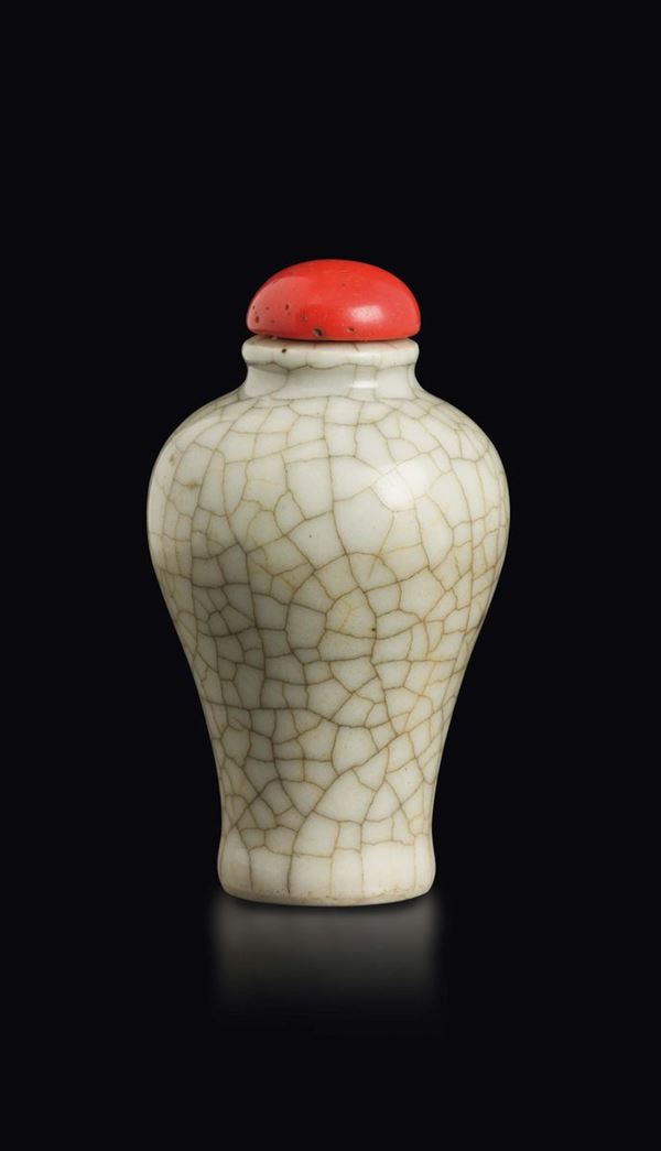A Ge-type porcelain snuff bottle, China, Qing Dynasty, 19th century