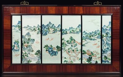 Sei Placche in Porcellana a Smalti Policromi Raffiguranti Paesaggio Lacustre, Cina, Dinastia Qing...