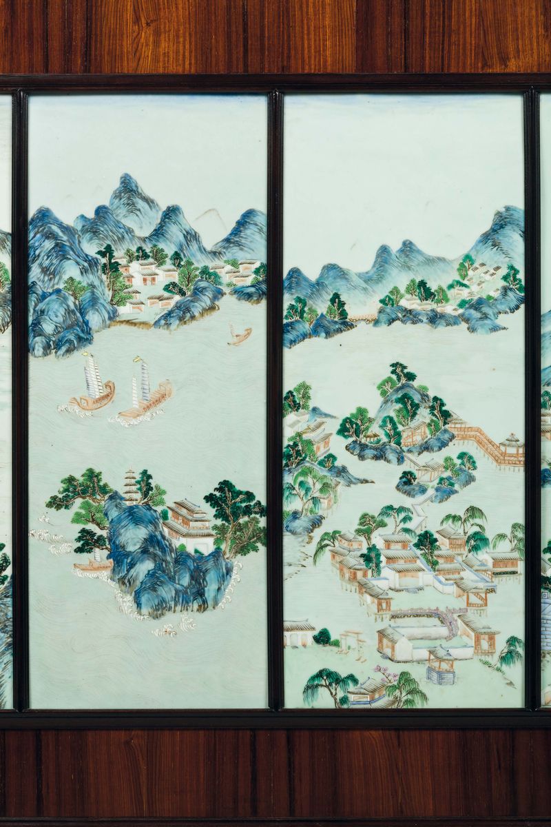 Sei Placche in Porcellana a Smalti Policromi Raffiguranti Paesaggio Lacustre, Cina, Dinastia Qing...