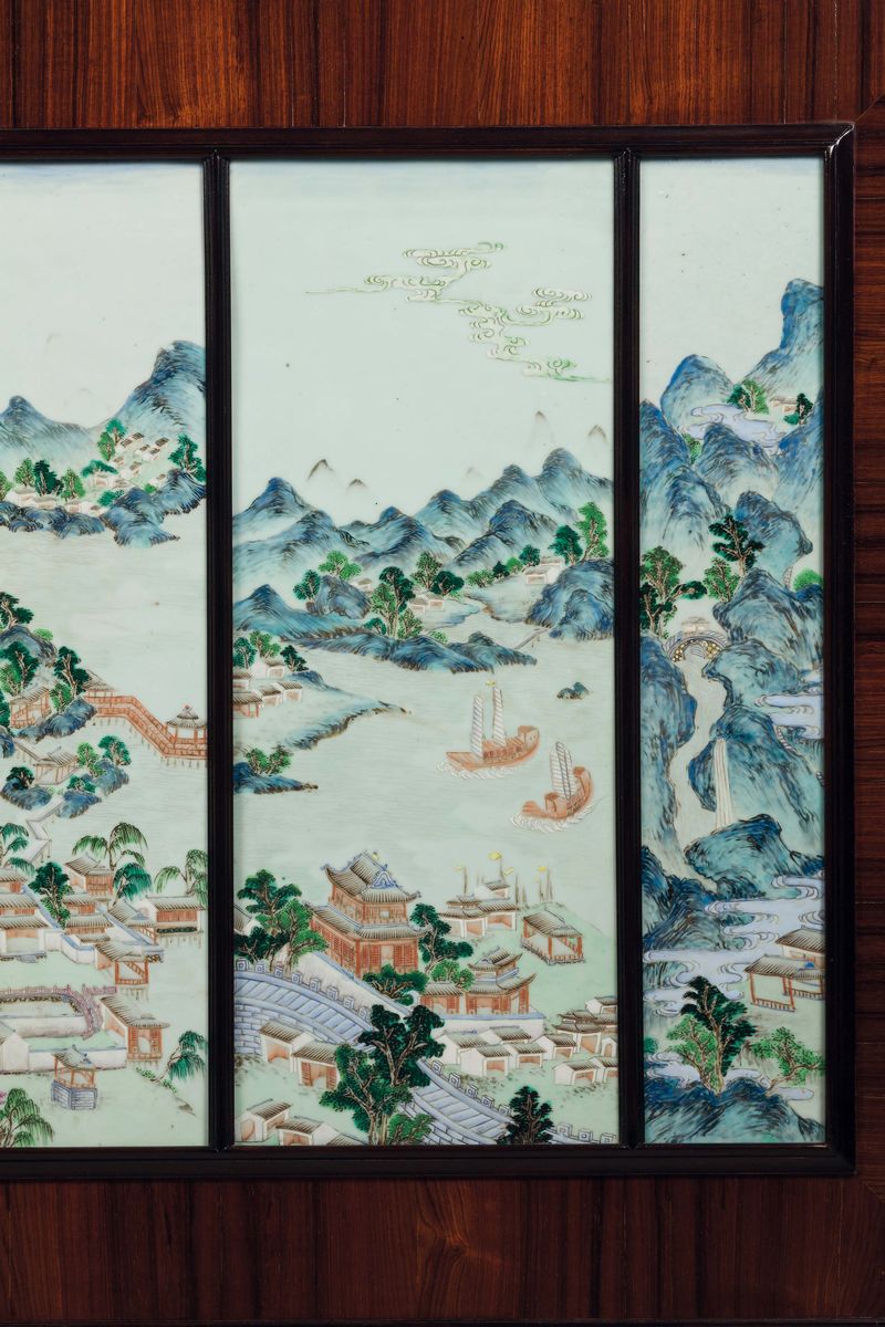 Sei Placche in Porcellana a Smalti Policromi Raffiguranti Paesaggio Lacustre, Cina, Dinastia Qing...