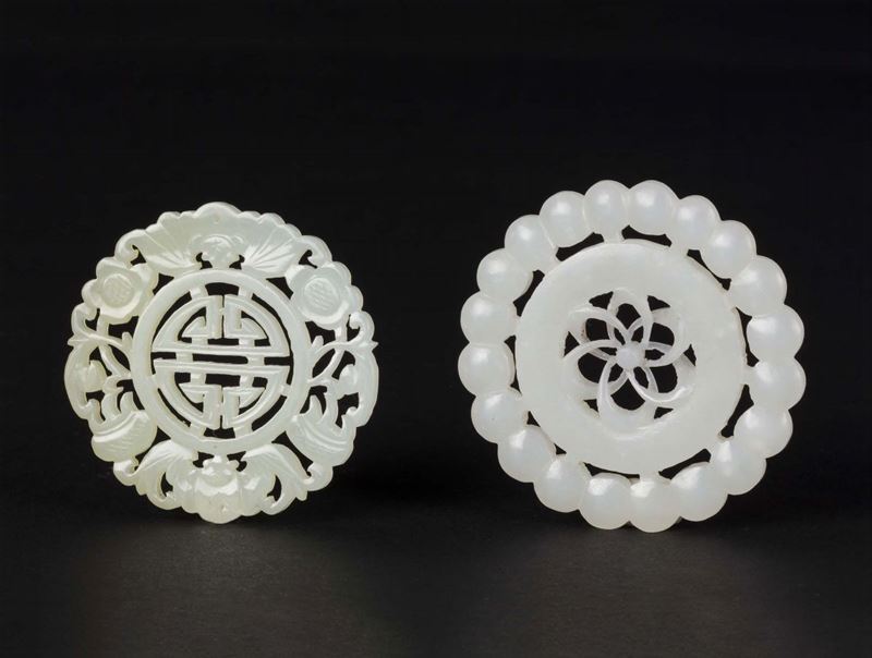 Two fretworked white jade plaques, China, early 20th century  - Auction Chinese Works of Art - Cambi Casa d'Aste