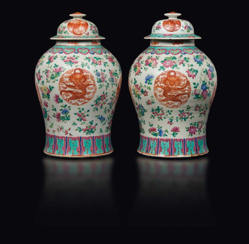 A pair of polychrome enamelled porcelain poriches and cover with red dragons and phoenixes, China, Qing Dynasty, Guangxu Period (1875-1908)  - Auction Fine Chinese Works of Art - Cambi Casa d'Aste