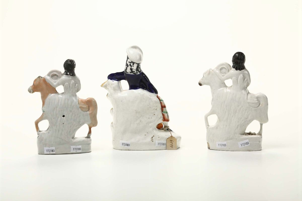 Tre Figurine Inghilterra, Staffordshire, Periodo Vittoriano, XIX Secolo
