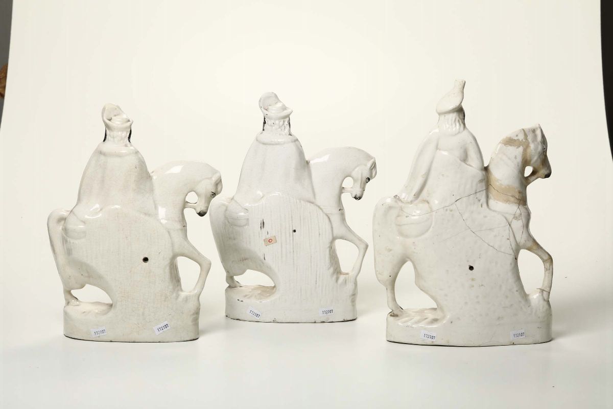 Tre Figurine Inghilterra, Staffordshire, Periodo Vittoriano, XIX Secolo