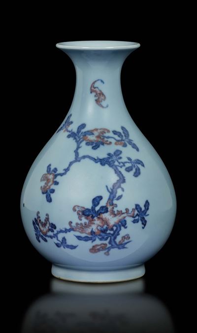 Vaso in Porcellana Clair De Lune con Pipistrelli e Pesche, Cina, Dinastia Qing, Marchio e del Per...