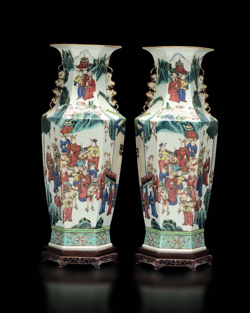 A pair of Famille-Rose vases with court life scenes, China, Qing Dynasty, 19th century  - Auction Fine Chinese Works of Art - Cambi Casa d'Aste