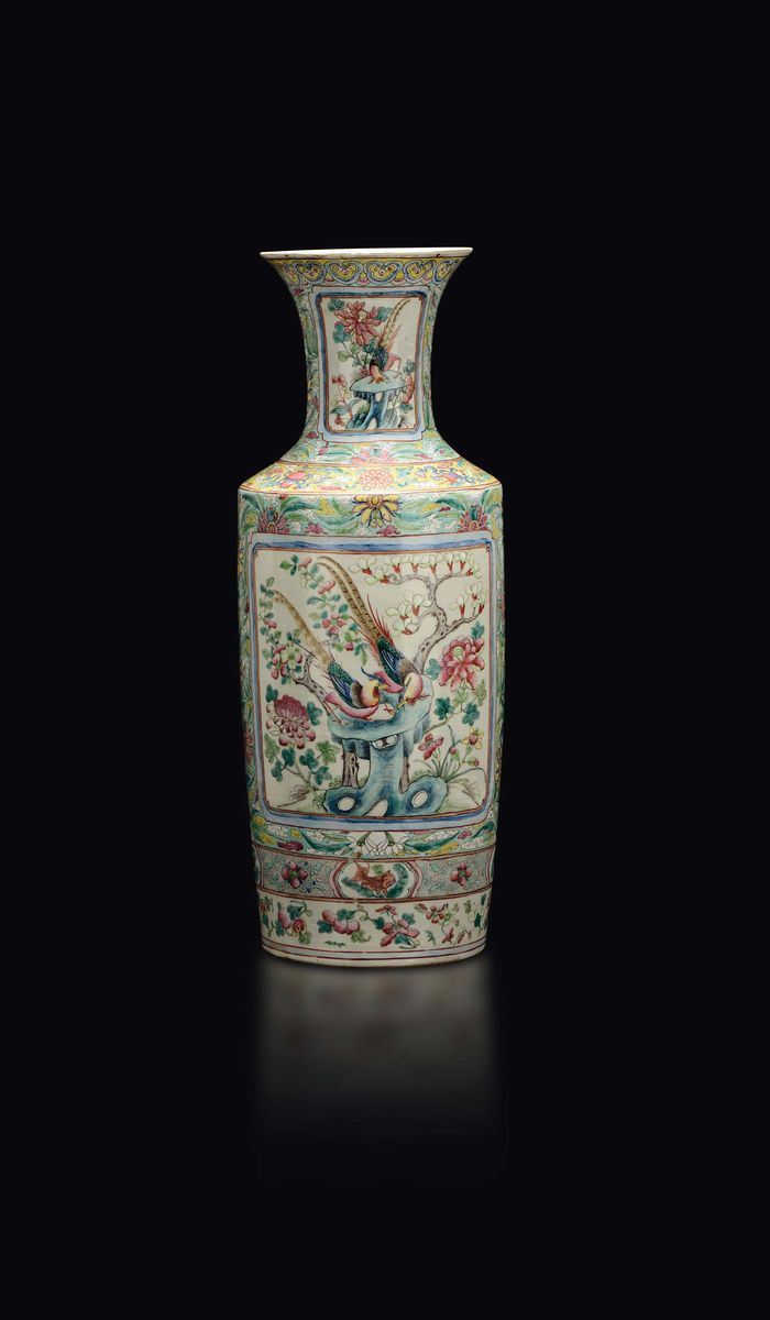 A Canton porcelain vase with pheasants within reserves, China, Qing Dynasty, 19th century  - Auction Fine Chinese Works of Art - Cambi Casa d'Aste