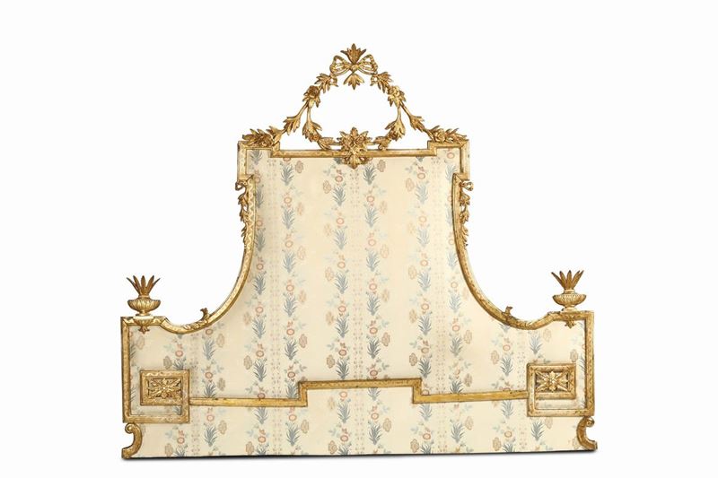 Testata di letto in legno scolpito e dorato, fine XVIII secolo  - Asta Importanti Opere e Arredi - Cambi Casa d'Aste