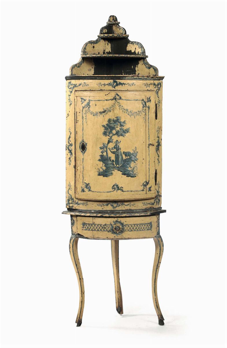 Angolare Luigi XV ad un'anta in legno laccato, Piemonte XVIII secolo  - Asta Antiquariato - Cambi Casa d'Aste