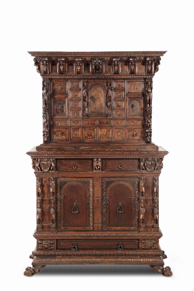 A carved cabinet in walnut and walnut wood with a supporting item, Genoa 17th-18th century  - Auction Important Artworks and Furnitures - Cambi Casa d'Aste