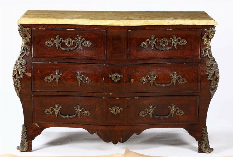 Cassettone Luigi XV lastronato, Francia XVIII secolo  - Auction Furnitures, Paintings and Works of Art - Cambi Casa d'Aste