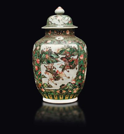 Potiche con Coperchio in Porcellana Famiglia Verde Raffigurante Scene di Battaglia Entro Riserve,...
