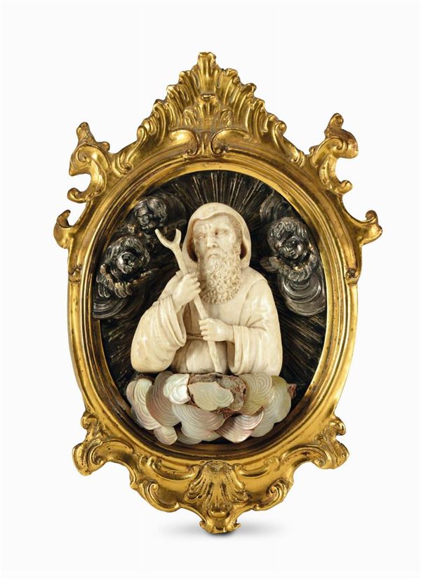 Figura di S.Francesco da Paola in avorio scolpito, legno e madreperla. Arte barocca napoletana o siciliana del XVIII secolo