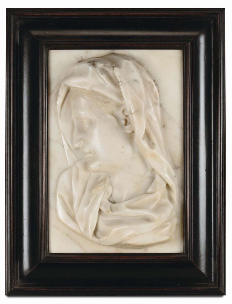 Altorilievo raffigurante profilo femminile in marmo bianco. Arte barocca veneta del XVIII secolo  - Asta Scultura e Oggetti d'Arte - Cambi Casa d'Aste