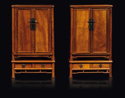 Coppia di Piccoli Cabinet in Legno Huanghuali, Cina, Dinastia Qing, XIX Secolo