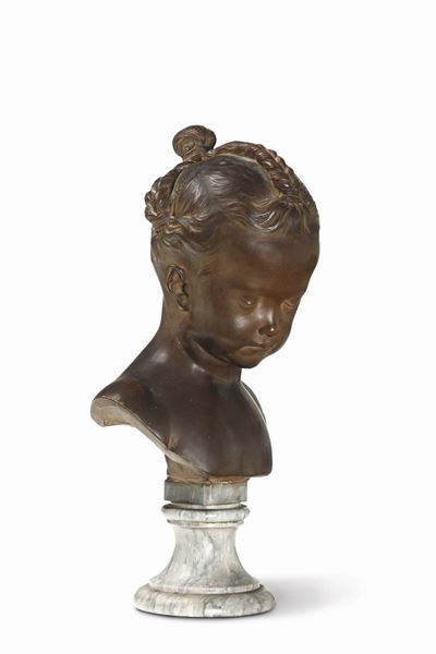La Boudeuse, Busto di Bambina in Terracotta su Base in Marmo Tornito. Francia XVIII-XIX Secolo, d...