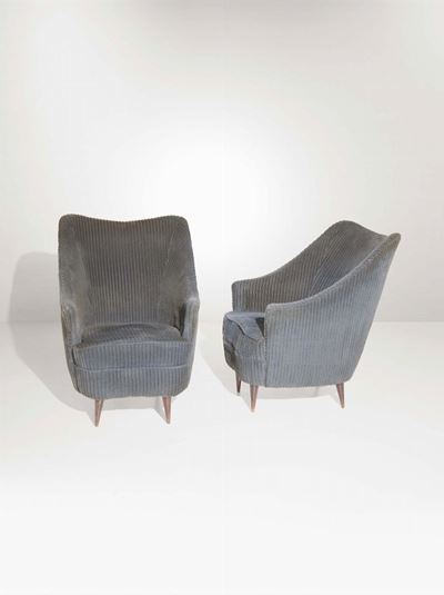 Coppia di Poltrone con Struttura in Legno e Rivestimento in Tessuto. Prod. Italia, 1950 Ca.