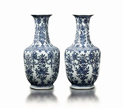 Coppia di Vasi in Porcellana Bianca e Blu, Cina, Dinastia Qing, XIX Secolo