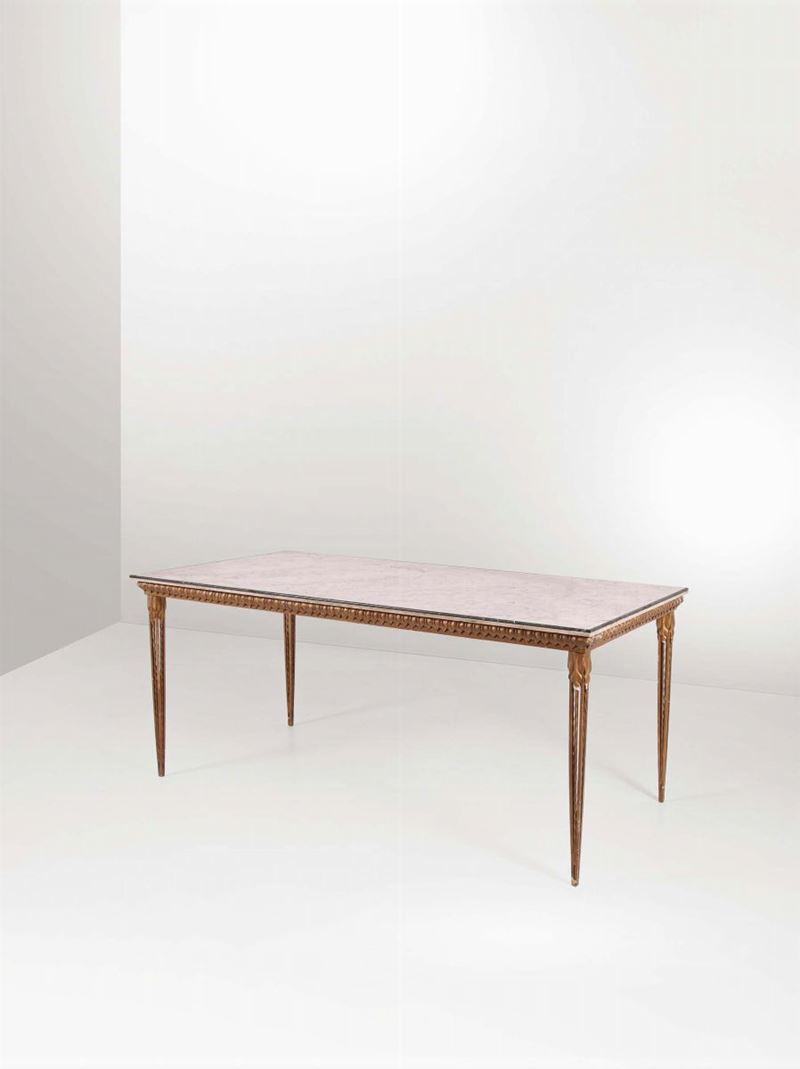 Tavolo con struttura in metallo dorato e piano in marmo.  - Auction Design - Cambi Casa d'Aste