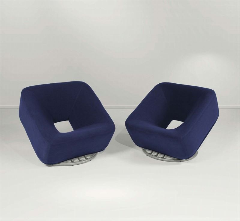 Due poltrone in metallo verniciato e tessuto. Prod. Italia, 1970 ca.  - Auction Design - Cambi Casa d'Aste