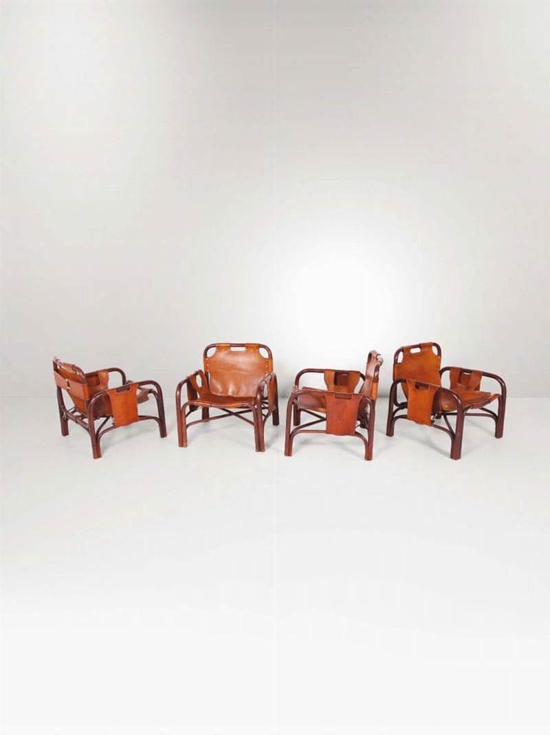 Quanttro sedie con struttura in legno e seduta in cuoio.  - Auction Design - Cambi Casa d'Aste