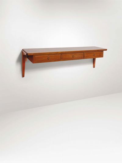 Consolle a Muro con Struttura in Legno e Dettagli in Ottone.
