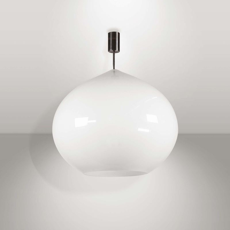 Lampada da sospensione con supporto in ottone lucido e diffusore in vetro di Murano.  - Asta Design - Cambi Casa d'Aste
