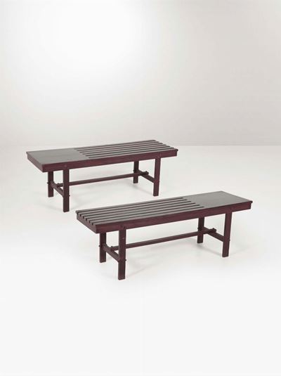 Coppia di Panche con Struttura in Legno Laccato.