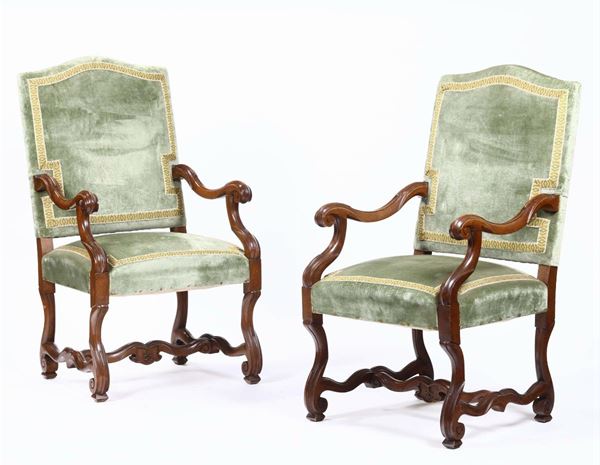 Tre poltrone in noce in stile Luigi XIV