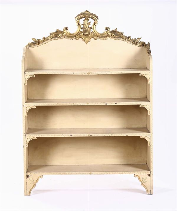 Etagere in legno laccato e dorato