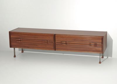 Cassettiera in Legno con Supporti in Metallo.