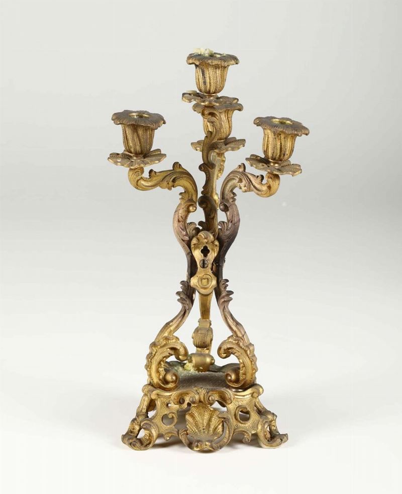 Candelabro in bronzo dorato a tre luci, XX secolo  - Auction Timed Fine Art - I - Cambi Casa d'Aste