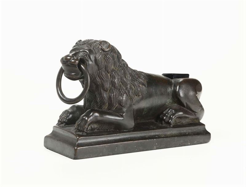 Leoncino in bronzo, XVIII-XIX secolo  - Asta Antiquariato - Cambi Casa d'Aste