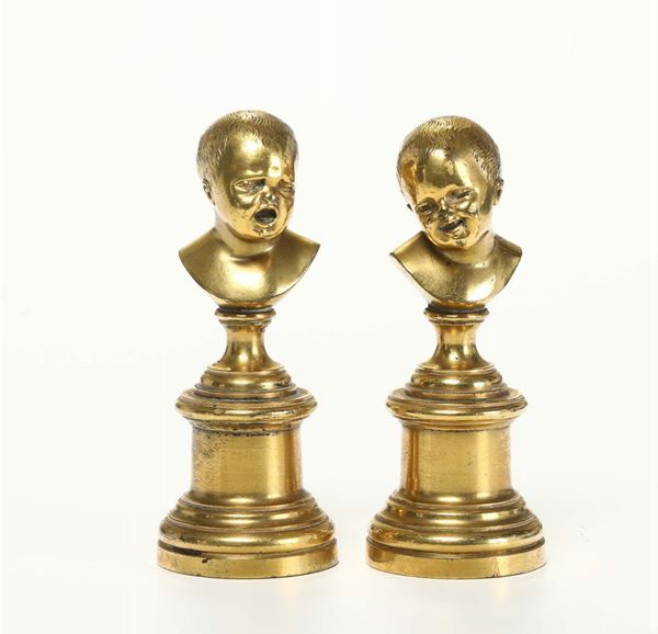 Coppia di busti di bambini in bronzo dorato, XX secolo