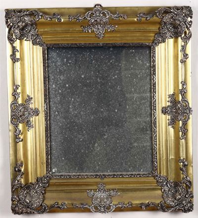 Cornice di Metallo Sbalzato e Dorato, XVIII Secolo