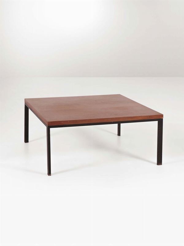 Tavolo basso con struttura in metallo e piano in legno. Prod. Italia, 1950 ca. cm 75x34x75