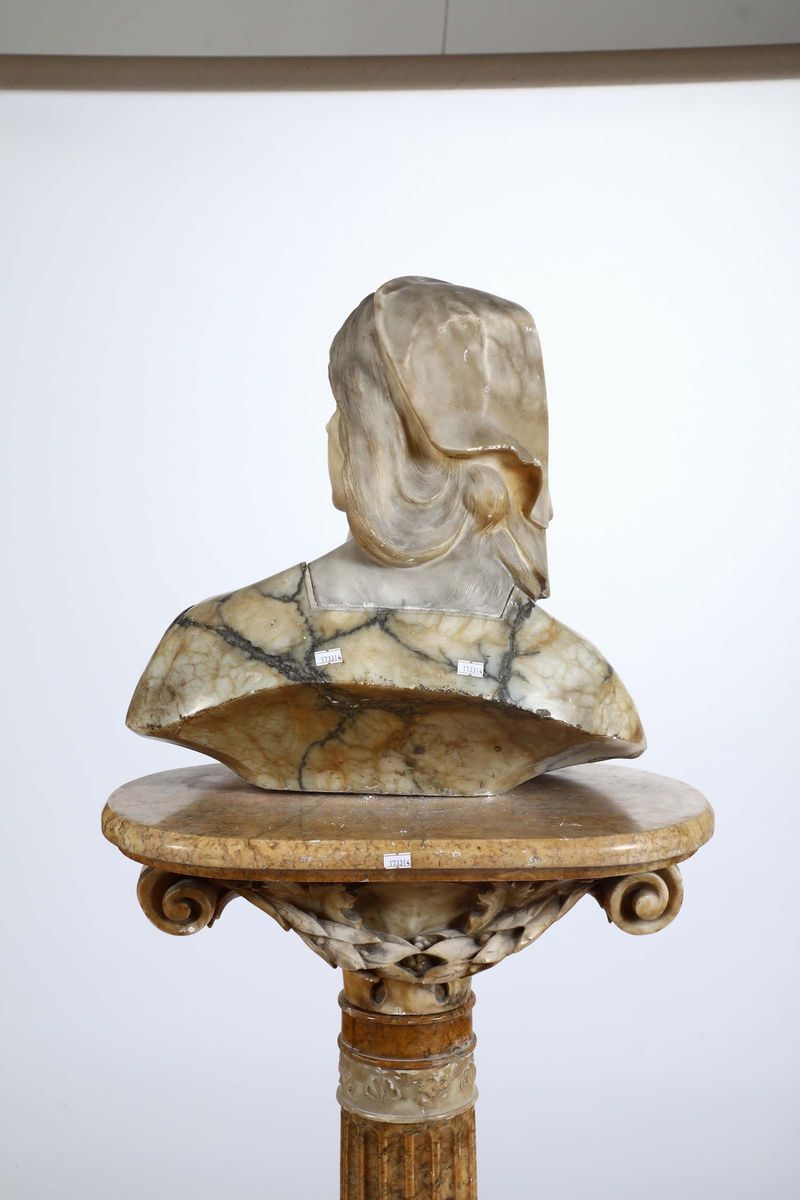 Busto Femminile in Marmo, Firmato Prof. G. Bassi