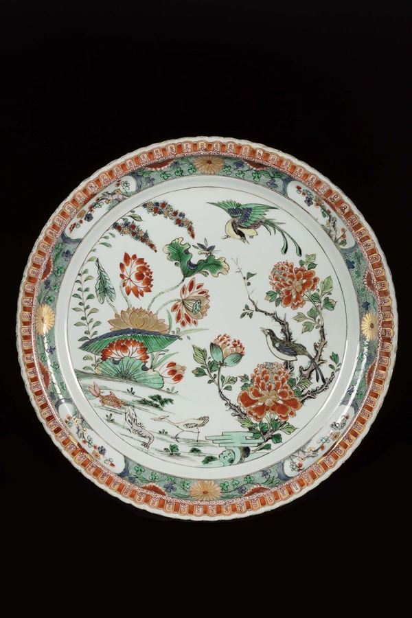 Piatto in porcellana Famiglia Verde a decoro naturalistico, Cina, Dinastia Qing, epoca Kangxi (1662-1722)