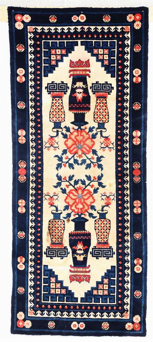 Tappeto Cina, inizio XX secolo  - Asta Antiquariato - Cambi Casa d'Aste