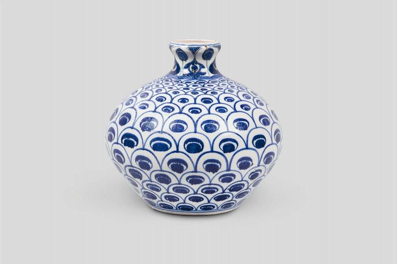 Galileo Chini, Arte della Ceramica, Florence, 1900 ca. A large globular vase in tin-glazed terracotta with a monochrome blue decor  - Auction 20th Century Decorative Arts - I - Cambi Casa d'Aste