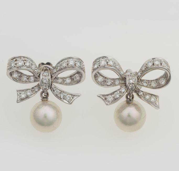Pair of cultured pearl and diamond earrings  - Auction Jewels - Cambi Casa d'Aste