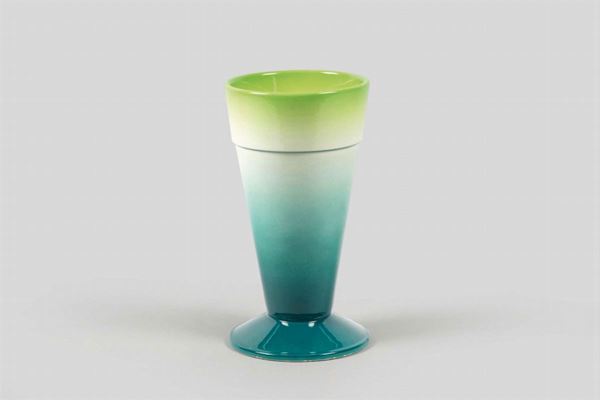 Galvani, Pordenone, 1930 ca. A truncated cone-shaped vase on a round base with an aerograph decor