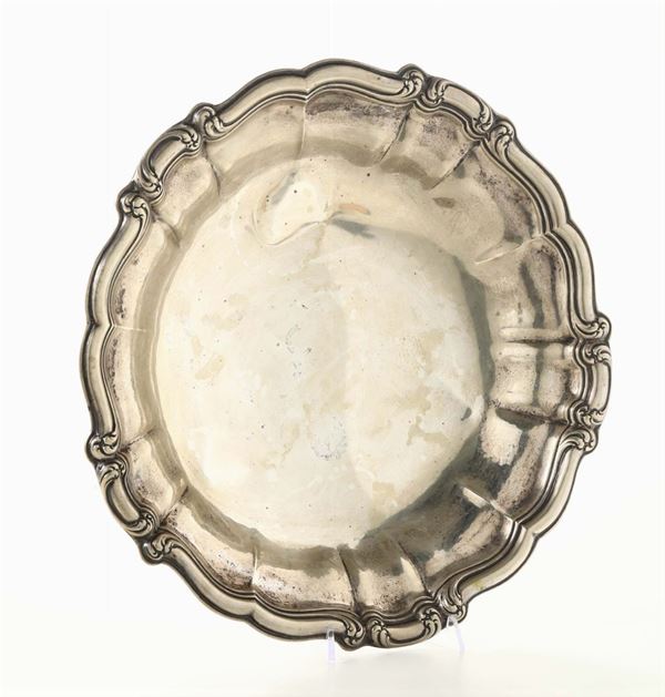 Centrotavola circolare tripode in argento, Miracoli & C., Milano