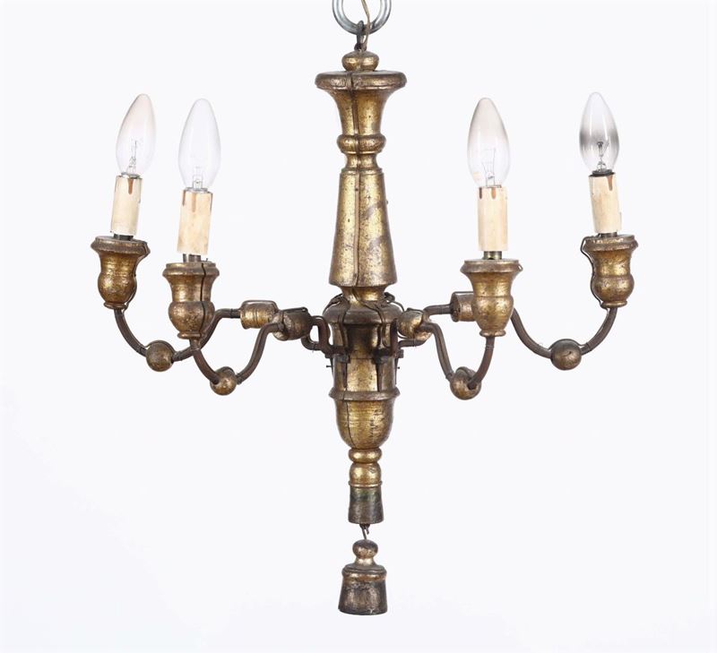 Piccolo lampadarietto a sei luci in legno dorato, XIX secolo  - Asta Asta a Tempo Antiquariato - I - Cambi Casa d'Aste