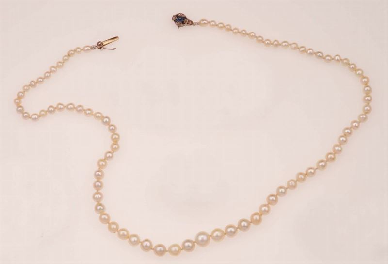 Natural pearl necklace composed of graduated line of 82 natural pearls  - Auction Fine Jewels - Cambi Casa d'Aste