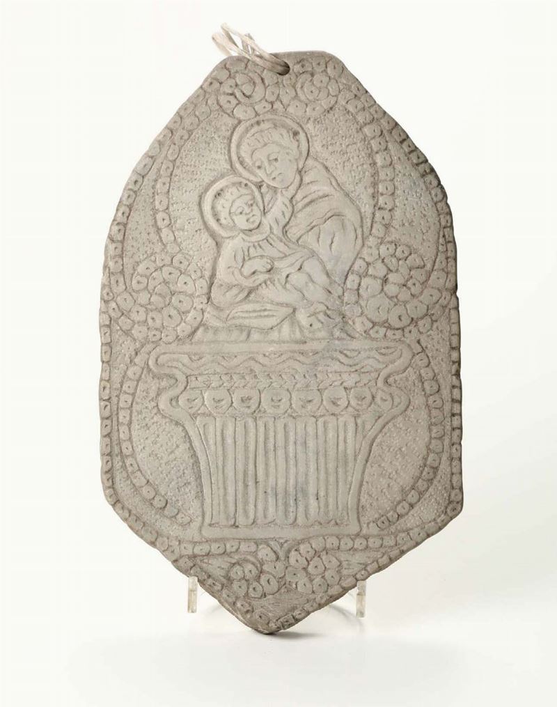 Placca in marmo scolpita con figura di S.Antonio con Bambino, XIX secolo  - Auction Timed Fine Art - I - Cambi Casa d'Aste