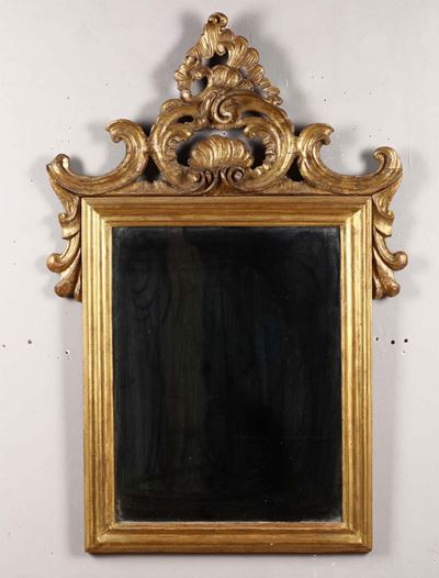 Due Specchiere Diverse con Cornice in Legno Intagliato e Dorato, XIX Secolo